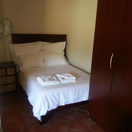 Private Apartments & Biz Stays Pretoria-Noord Quarto foto