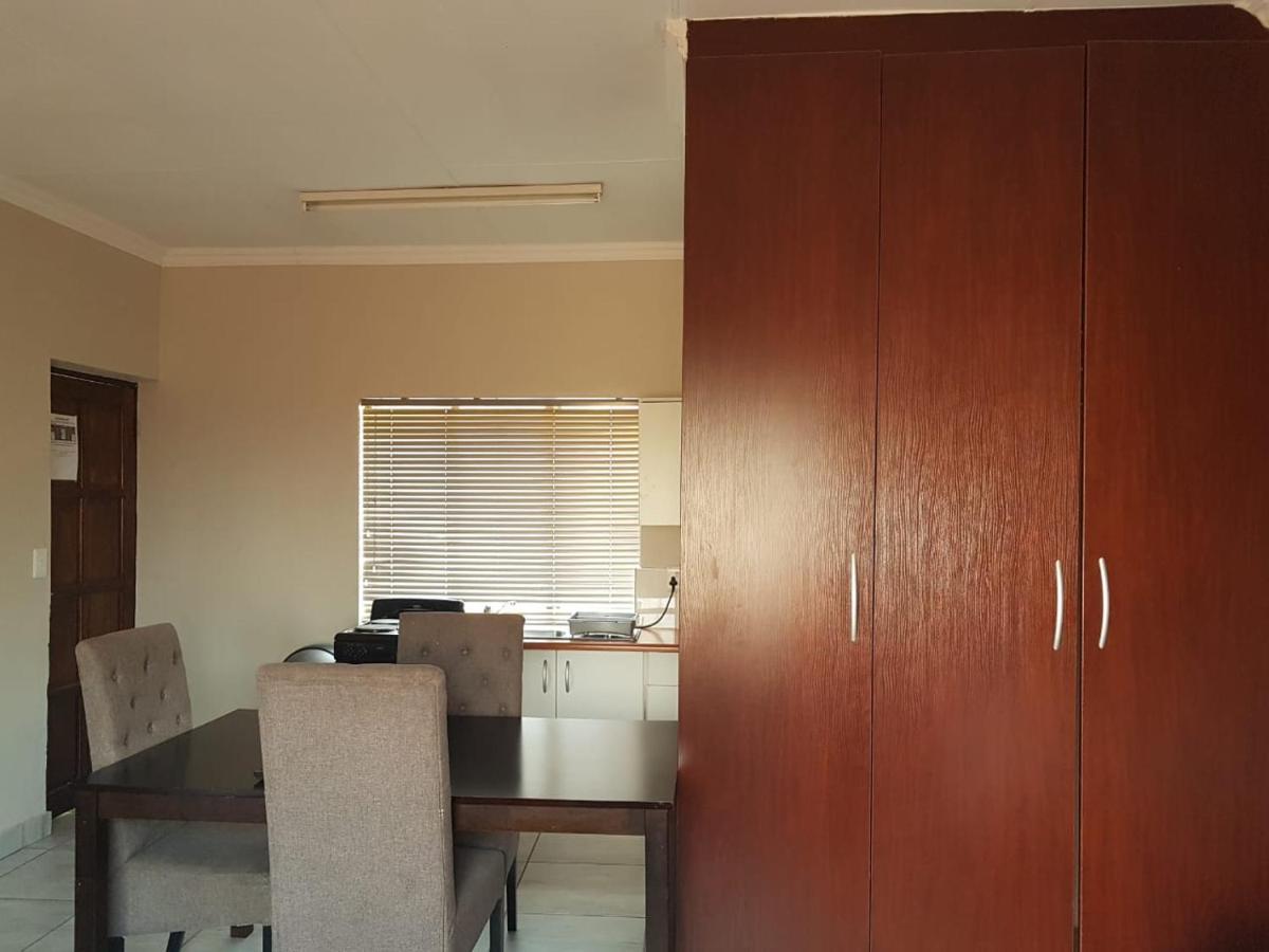 Private Apartments & Biz Stays Pretoria-Noord Exterior foto