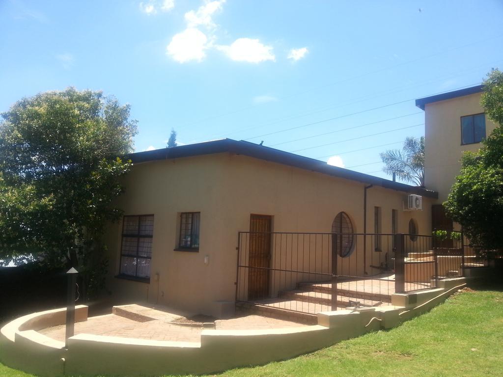 Private Apartments & Biz Stays Pretoria-Noord Quarto foto