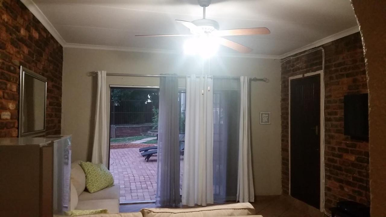 Private Apartments & Biz Stays Pretoria-Noord Exterior foto